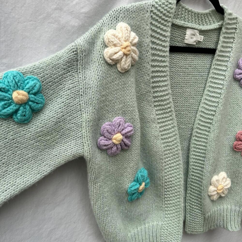 Luna Ivy Anthropologie Mint Green Knit Oversized Cardigan with Flowers Sz XS - Picture 3 of 7